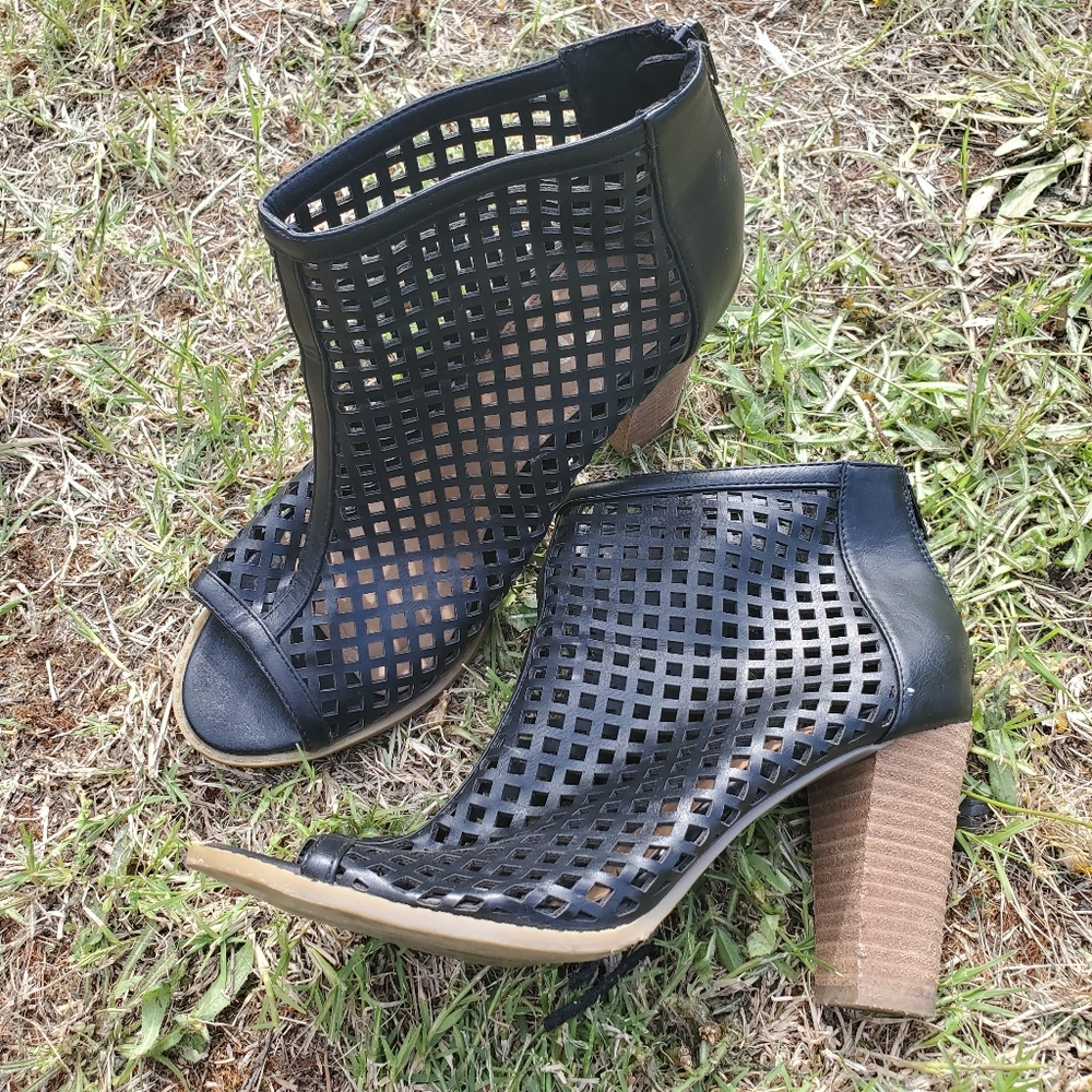 BOOTIES with Chunky Heel